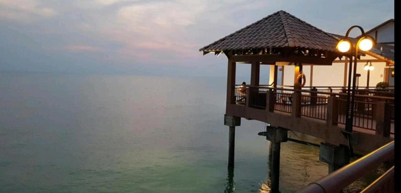 Water Chalet Or Premium Tower Seaview Port Dickson , Private Room Exterior photo